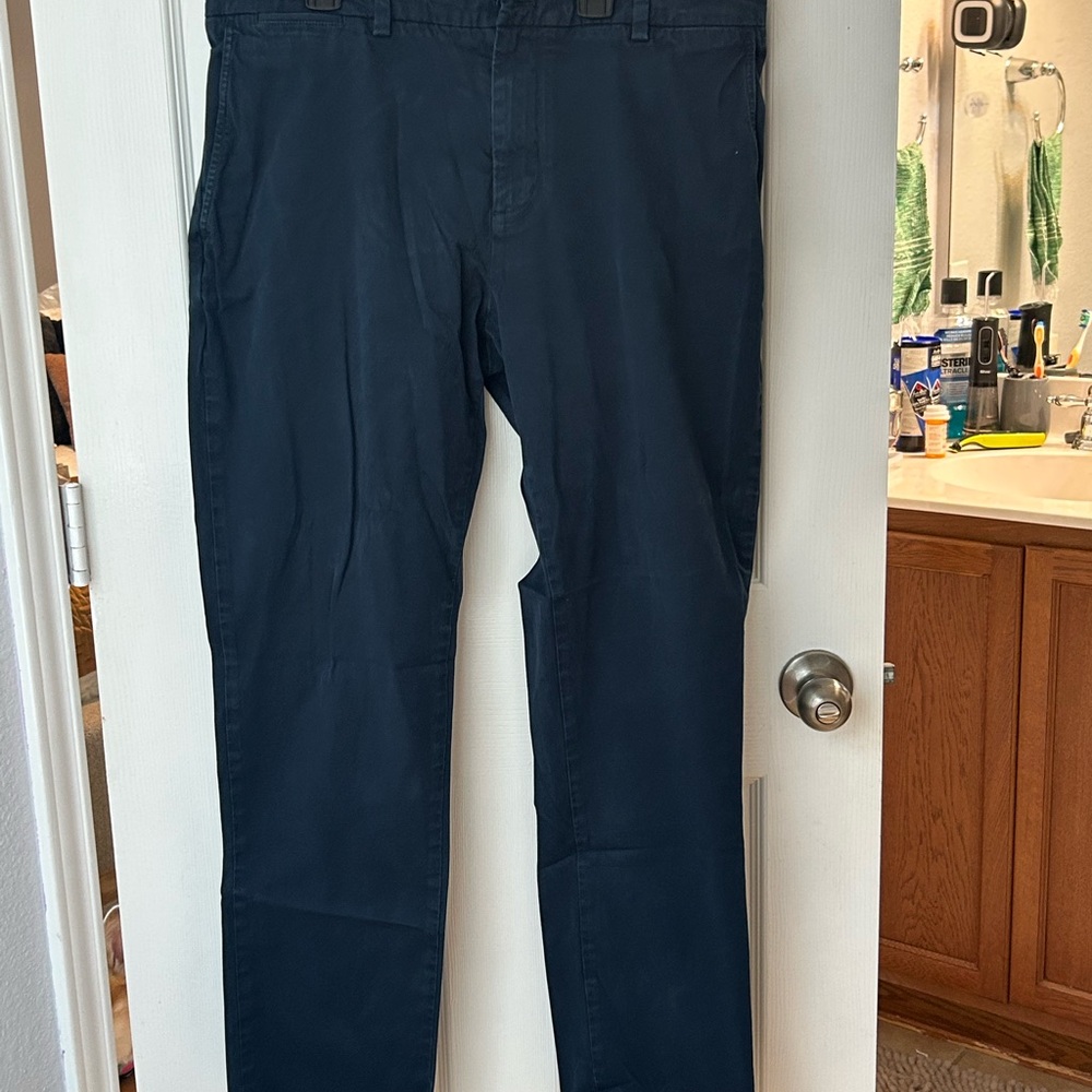Vineyard Vines Blue Chinos Streamlined Design